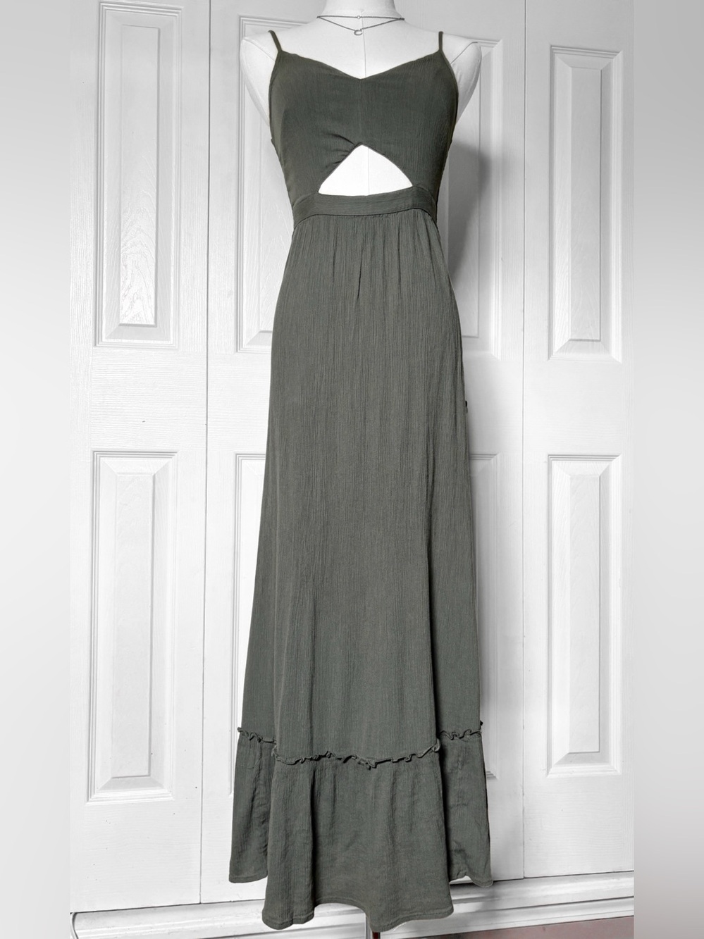 AE Aerie Sage Green Maxi Dress Keyhole Size XS